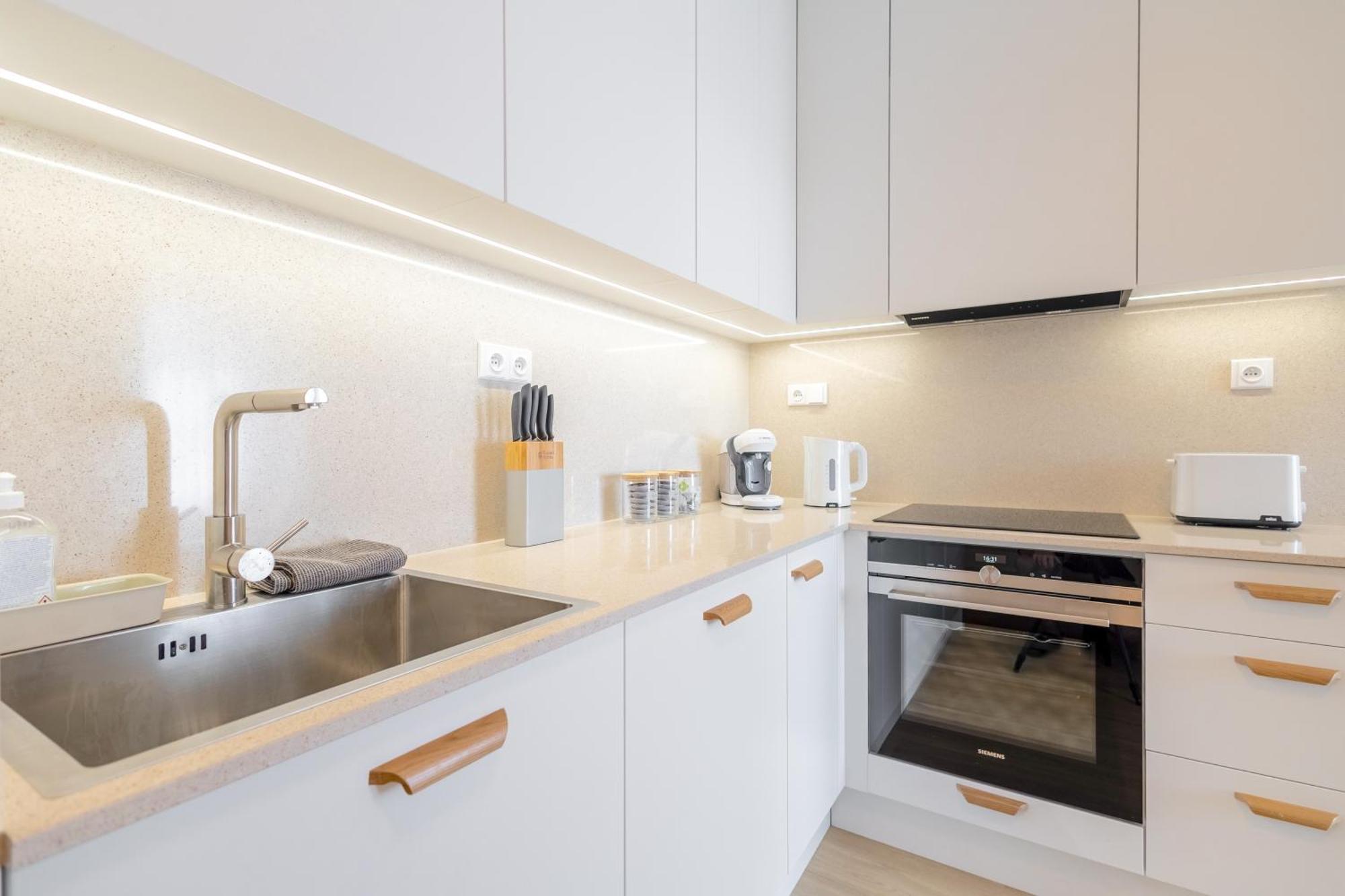 Apartamento Bright 2br - 5th Floor, Balcony, Free Parking By Gravity *