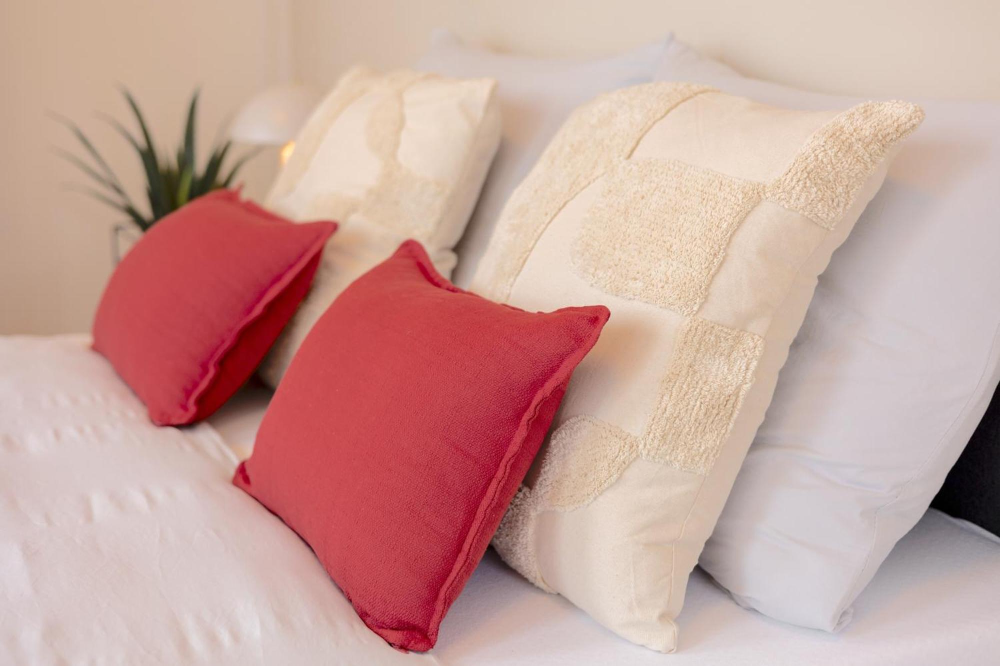 Bright 2br - 5th Floor, Balcony, Free Parking By Gravity Apartamento Praga