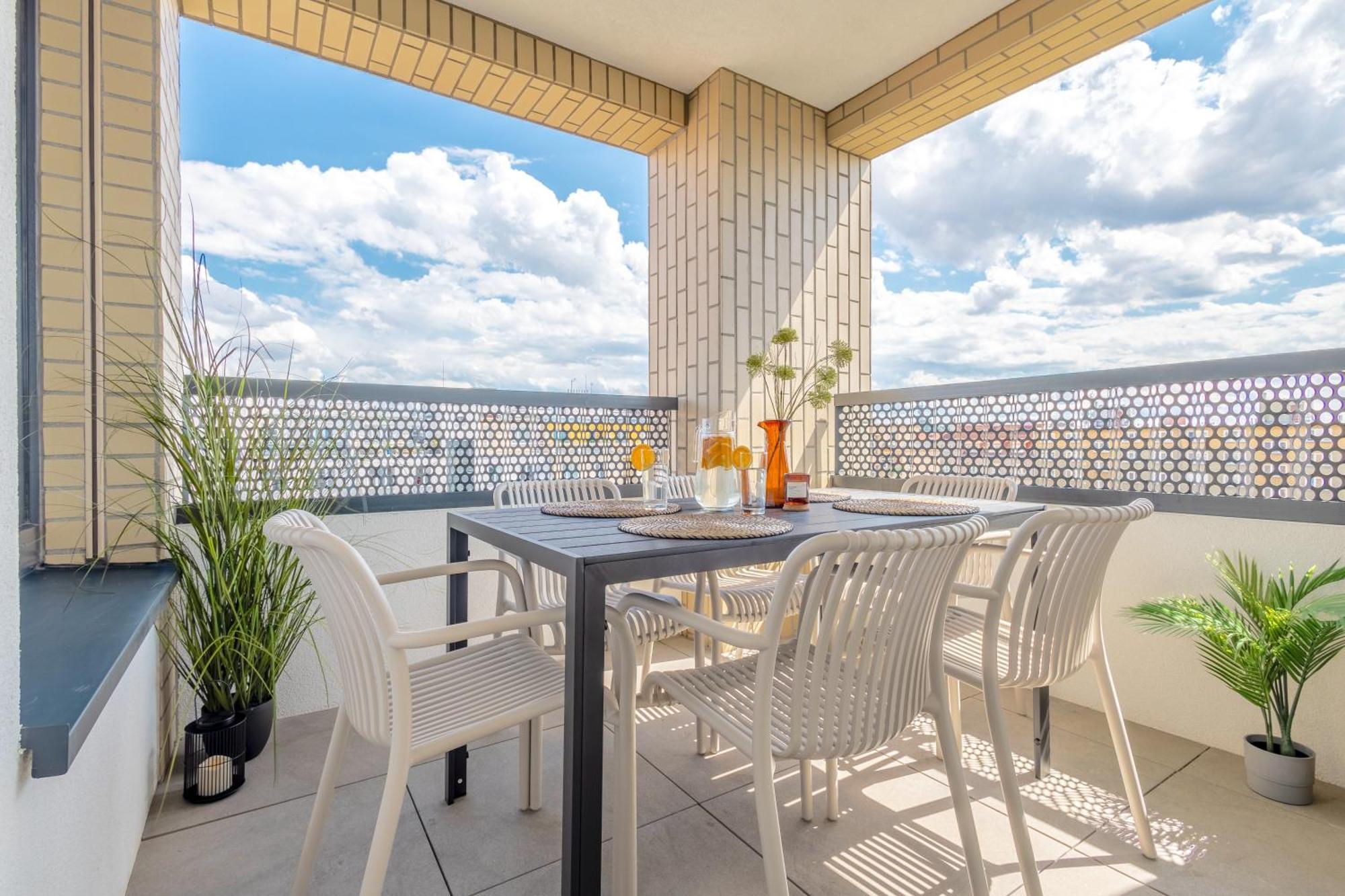 Apartamento Bright 2br - 5th Floor, Balcony, Free Parking By Gravity Praga