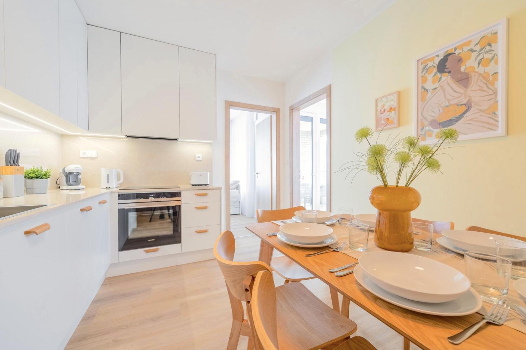 Apartamento Bright 2br - 5th Floor, Balcony, Free Parking By Gravity